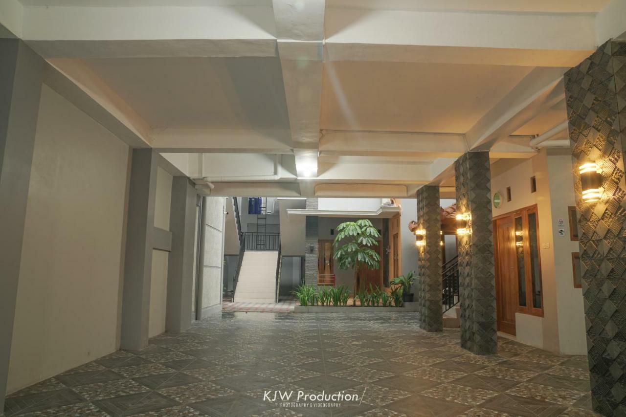 M Stay Guest House Jogja Yogyakarta Exterior foto