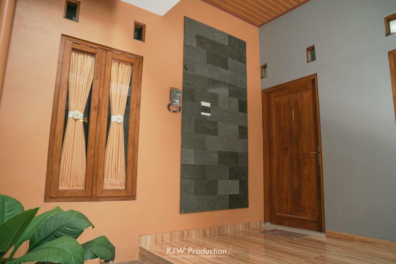M Stay Guest House Jogja Yogyakarta Exterior foto