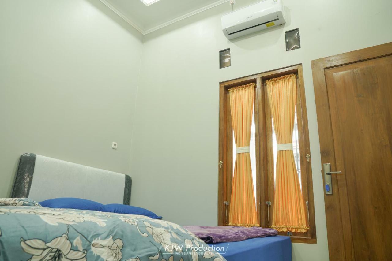 M Stay Guest House Jogja Yogyakarta Exterior foto